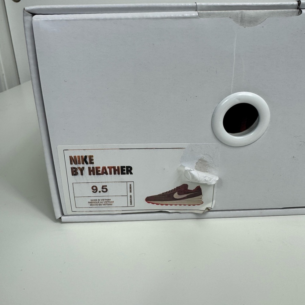 Nike Waffle One ID By You Women’s Size 9.5 DJ0976 991 Black And Red NIB‎ - Picture 10 of 10